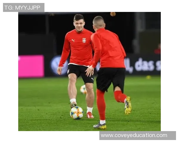 成都足球队在欧锦赛积分榜上以82分稳居第一名展现强劲实力